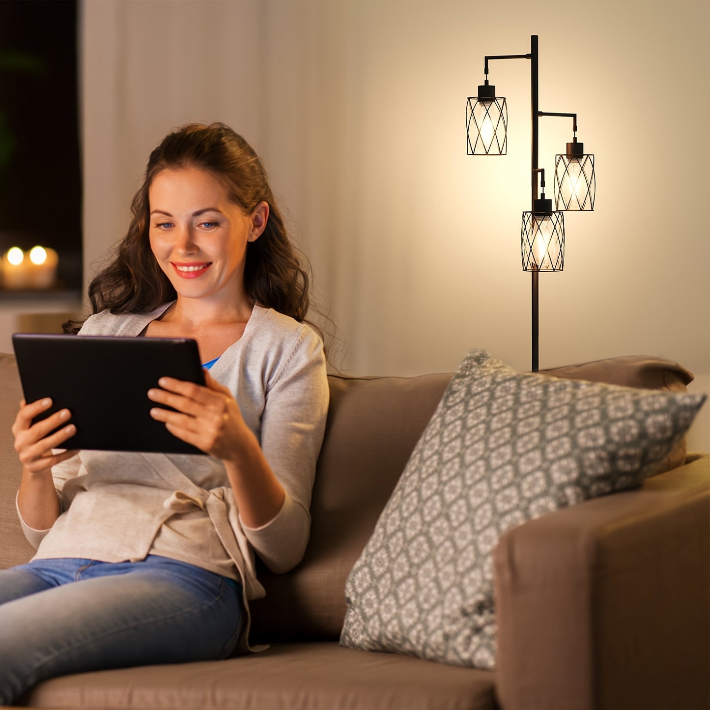 Elegant metal Floor Lamp with Warm Glass Pendant